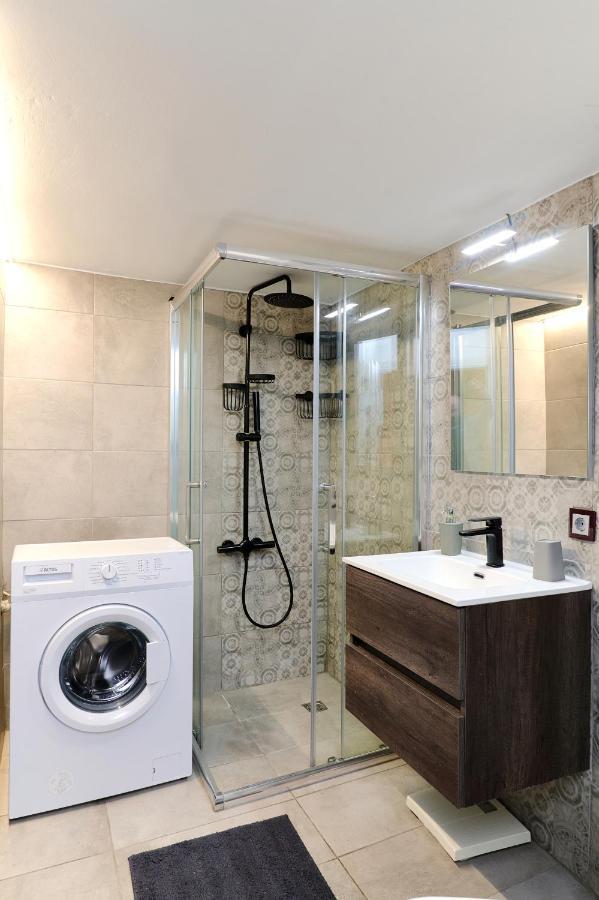 Venias Two-Bedroom Apartment Kallimarmaro And Zappeio Area Athene Buitenkant foto