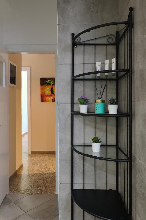 Venias Two-Bedroom Apartment Kallimarmaro And Zappeio Area Athene Buitenkant foto